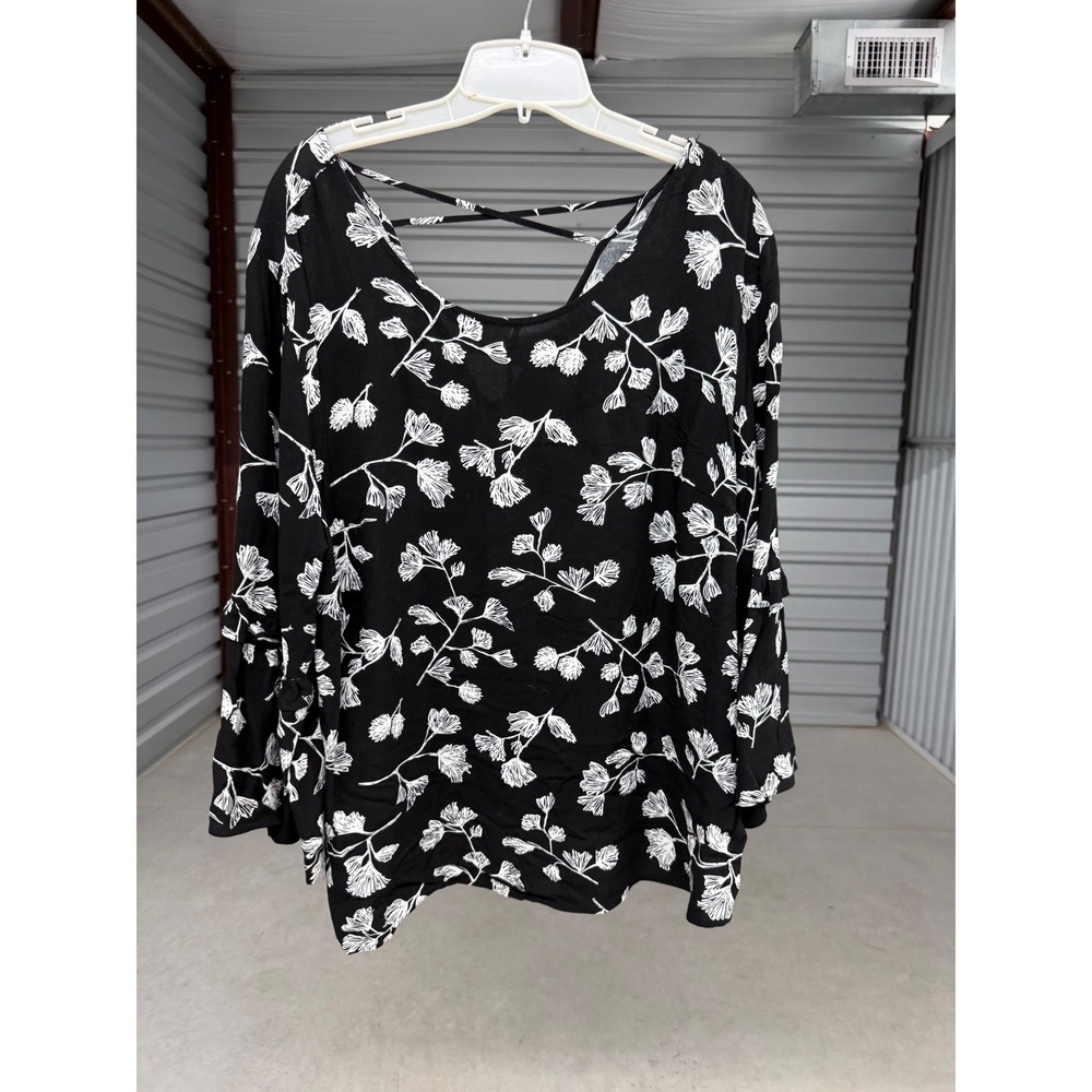 Ava & Viv Black Floral Bell Sleeve Blouse Strappy V-Neck Top Plus Size 1X NWT